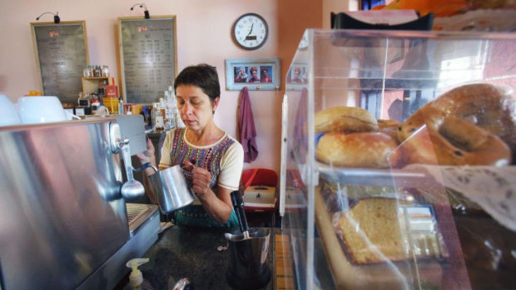 YWCA cafe hoping neighbors will stop in for a bite
